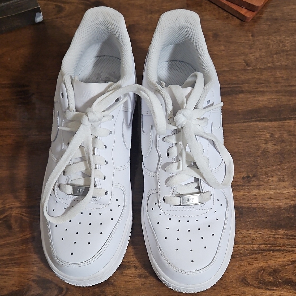 Nike White Leather Low-Top Sneakers